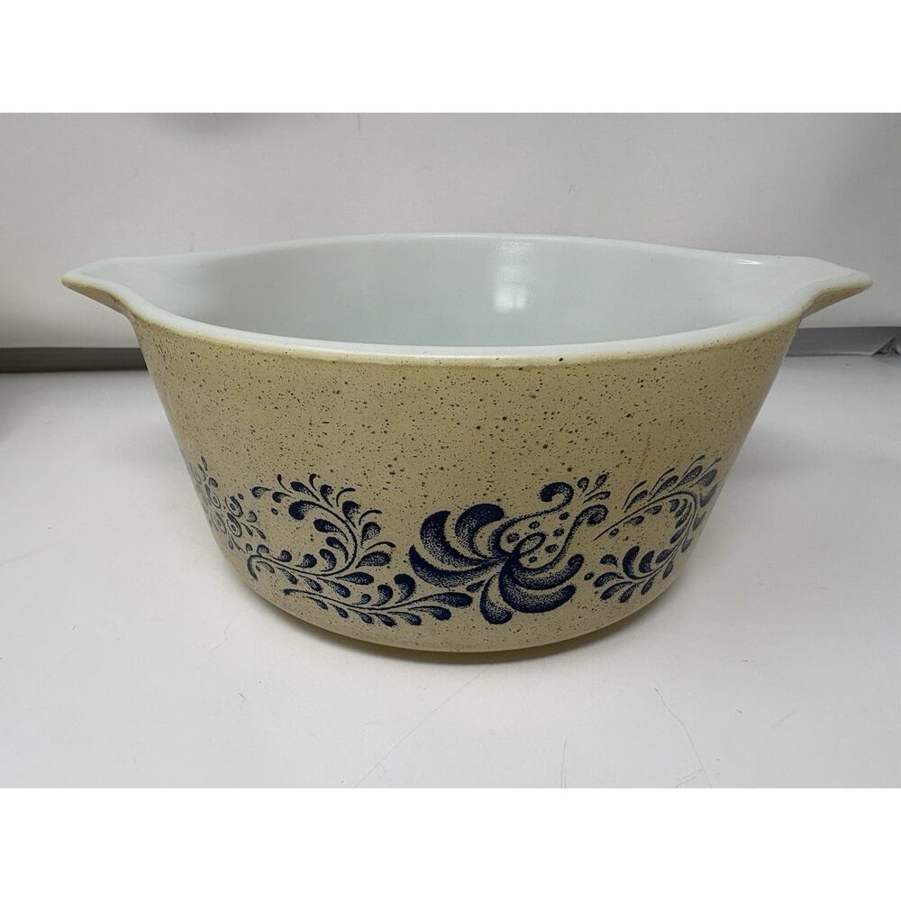 Vintage Pyrex Round Casserole 474-B Homestead Beige Blue Flowers 1 1/2qt Bowl